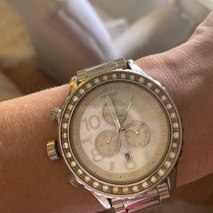 Nixon 51 50 silver and pearl face watch